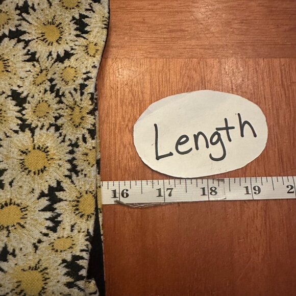 Maeve S Anthropologie Yellow Daisy Patterned Sleeveless Crop Top Side Buttons - Picture 4 of 6